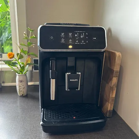 Familievenligt Hus Med Rolig Have