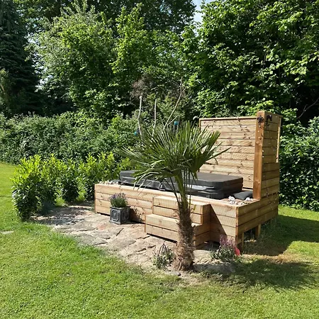 Familievenligt Hus Med Rolig Have Villa