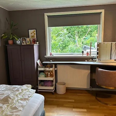 Familievenligt Hus Med Rolig Have *