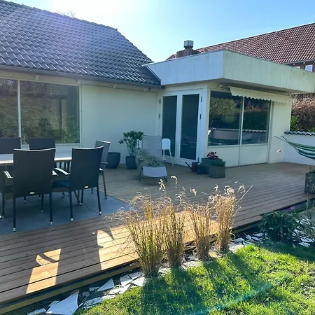 Villa Familievenligt Hus Med Rolig Have